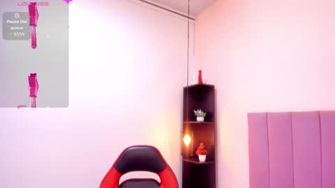 holly online show from November 21, 2025, 8:29 pm