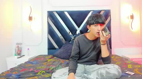 hoot_booys_ online show from November 17, 2025, 3:23 am