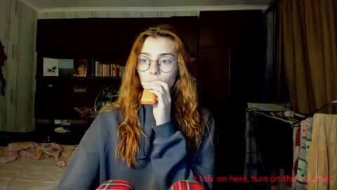 Snapshot of hoppypoppyy chatting on October 18, 2025, 3:35 pm Bambi online show from October 18, 2025, 3:35 pm