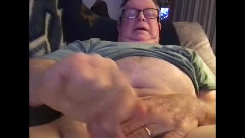 Snapshot of horndog69b chatting on December 17, 2024, 9:28 am horndog online show from December 17, 2024, 9:28 am