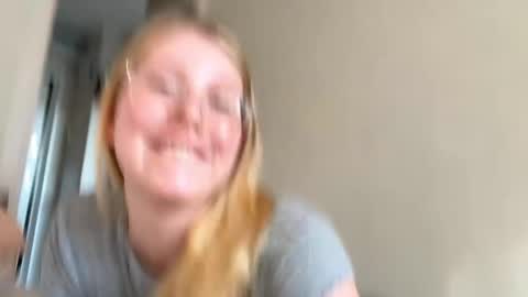 Audrey online show from September 22, 2025, 3:08 am