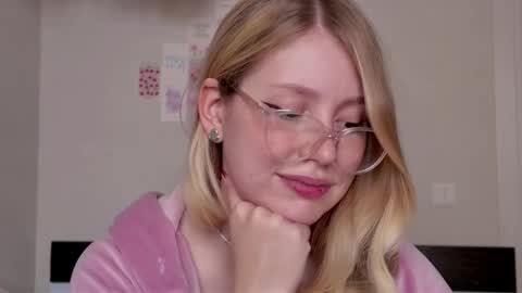 Audrey online show from October 28, 2025, 2:59 am