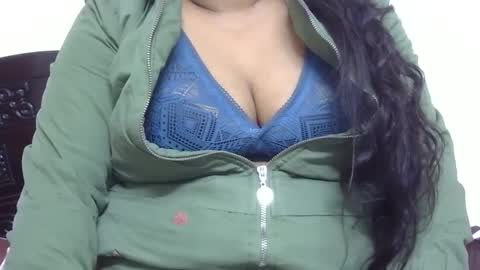 Snapshot of horneydesibabe chatting on December 14, 2024, 5:03 pm horneydesibabe online show from December 14, 2024, 5:03 pm