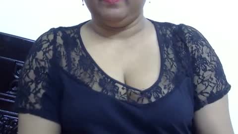 Snapshot of horneydesibabe chatting on December 18, 2024, 5:42 pm horneydesibabe online show from December 18, 2024, 5:42 pm