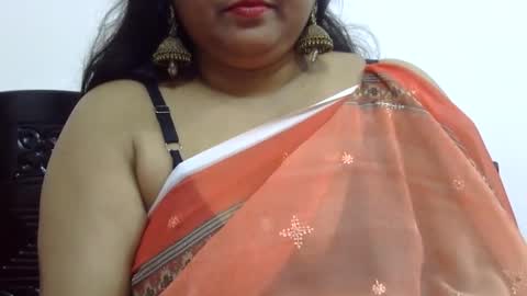 Snapshot of horneydesibabe chatting on December 20, 2024, 6:35 pm horneydesibabe online show from December 20, 2024, 6:35 pm