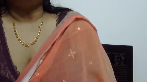 Snapshot of horneydesibabe chatting on December 27, 2024, 3:26 pm horneydesibabe online show from December 27, 2024, 3:26 pm