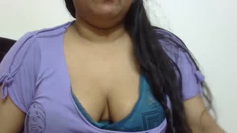 Snapshot of horneydesibabe chatting on December 30, 2024, 12:54 am horneydesibabe online show from December 30, 2024, 12:54 am