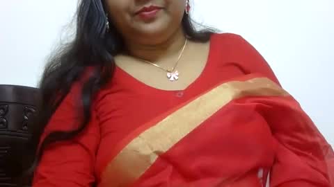 Snapshot of horneydesibabe chatting on December 30, 2024, 6:09 am horneydesibabe online show from December 30, 2024, 6:09 am