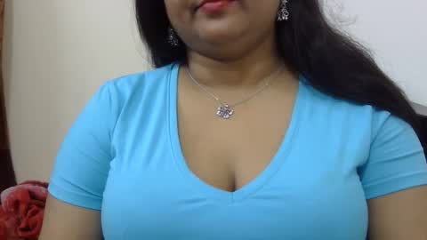 Snapshot of horneydesibabe chatting on December 31, 2024, 5:51 pm horneydesibabe online show from December 31, 2024, 5:51 pm