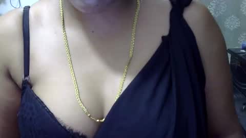 Snapshot of horneydesibaby chatting on October 31, 2025, 5:58 pm horneydesibaby online show from October 31, 2025, 5:58 pm