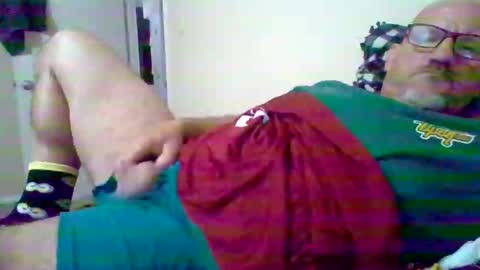 Snapshot of hornlyhen chatting on September 14, 2025, 3:22 pm hensley online show from September 14, 2025, 3:22 pm