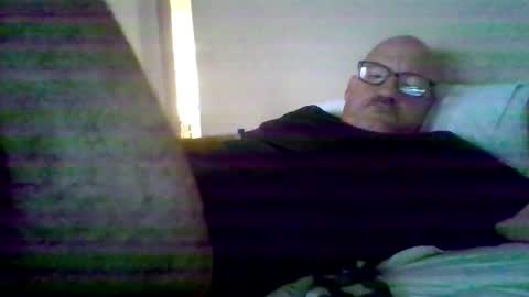 Snapshot of hornlyhen chatting on November 24, 2025, 5:01 pm hensley online show from November 24, 2025, 5:01 pm