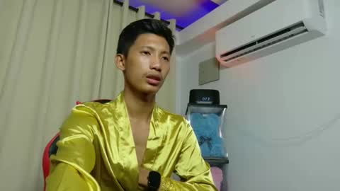 Snapshot of horny_asianmoreno chatting on November 2, 2025, 1:02 pm ROGER online show from November 2, 2025, 1:02 pm