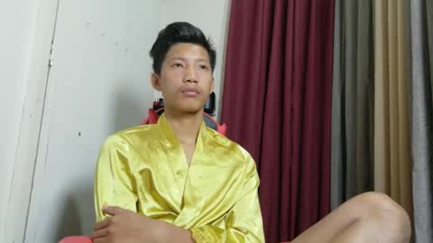 Snapshot of horny_asianmoreno chatting on November 8, 2025, 9:13 pm ROGER online show from November 8, 2025, 9:13 pm