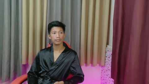 Snapshot of horny_asianmoreno chatting on November 10, 2025, 6:29 pm ROGER online show from November 10, 2025, 6:29 pm