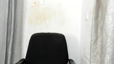 Snapshot of horny_ebonygirl chatting on September 17, 2025, 6:15 am Horny ebonygirl online show from September 17, 2025, 6:15 am
