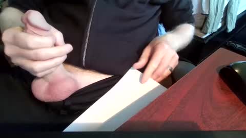 Snapshot of horny_hubby0077 chatting on September 30, 2025, 2:11 pm Horny Hubby online show from September 30, 2025, 2:11 pm