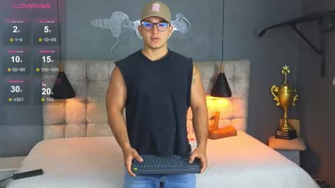 horny_nick18 online show from December 23, 2025, 9:18 am