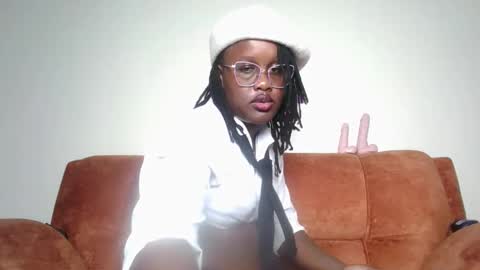 Lucy online show from December 5, 2025, 1:31 pm