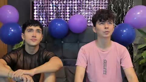 Snapshot of horny_twinks_guys chatting on February 23, 2025, 9:59 pm Alex and Camilo online show from February 23, 2025, 9:59 pm