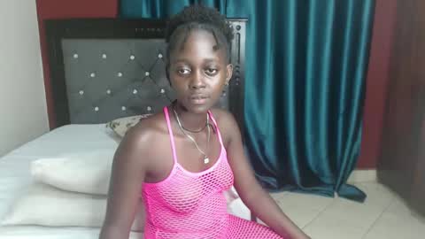 Snapshot of hornybella4 chatting on December 11, 2024, 10:06 pm Bella online show from December 11, 2024, 10:06 pm