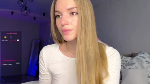 Snapshot of hornybunnyss chatting on December 18, 2024, 6:57 pm Sonya online show from December 18, 2024, 6:57 pm