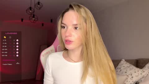 Snapshot of hornybunnyss chatting on December 31, 2024, 5:29 pm Sonya online show from December 31, 2024, 5:29 pm