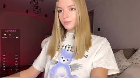 Snapshot of hornybunnyss chatting on January 8, 2025, 5:59 pm Sonya online show from January 8, 2025, 5:59 pm