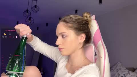 Snapshot of hornybunnyss chatting on March 6, 2025, 5:33 pm Sonya online show from March 6, 2025, 5:33 pm