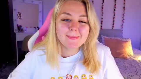 Snapshot of hornycakee chatting on October 15, 2025, 10:37 am HornyCakee online show from October 15, 2025, 10:37 am