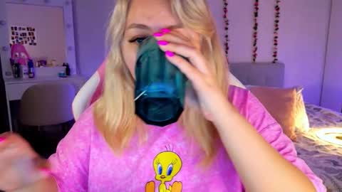 Snapshot of hornycakee chatting on November 22, 2025, 2:16 pm HornyCakee online show from November 22, 2025, 2:16 pm