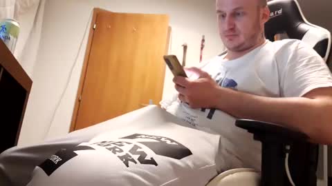 Snapshot of hornycock_1993 chatting on February 5, 2025, 5:52 am hornycock_1993 online show from February 5, 2025, 5:52 am