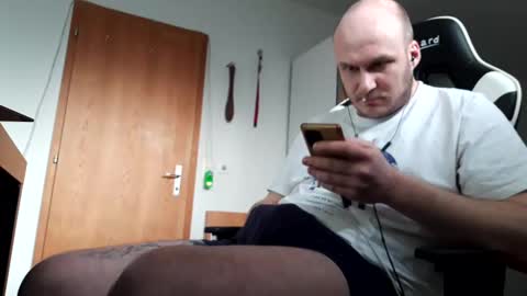 Snapshot of hornycock_1993 chatting on February 13, 2025, 7:13 am hornycock_1993 online show from February 13, 2025, 7:13 am