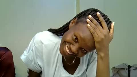 Snapshot of hornycrushy chatting on October 20, 2025, 3:56 pm Sea girl online show from October 20, 2025, 3:56 pm