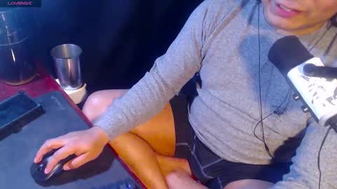 Snapshot of hornydude939393 chatting on November 18, 2025, 9:25 am hornydude939393 online show from November 18, 2025, 9:25 am