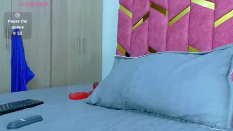 Valentina  online show from October 25, 2025, 3:29 pm