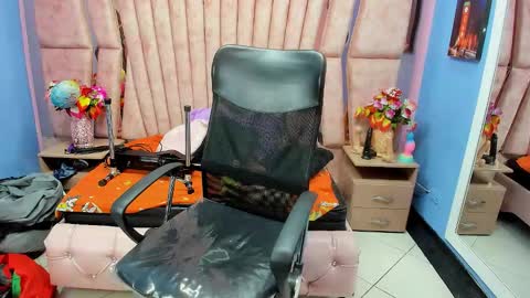 hornyskinny26 online show from February 2, 2026, 5:50 am