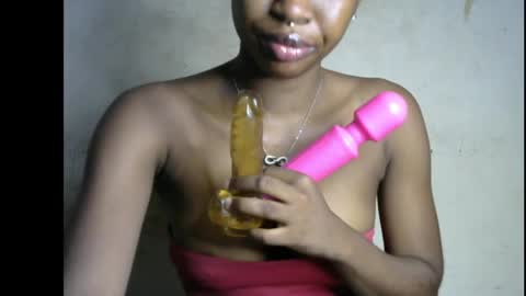 Snapshot of hornyslut_xx chatting on June 21, 2026, 7:55 am Bella online show from June 21, 2026, 7:55 am