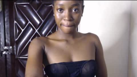 Snapshot of hornyslut_xx chatting on June 28, 2026, 10:43 am Bella online show from June 28, 2026, 10:43 am