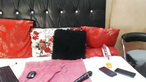 Snapshot of hornysnowie23x chatting on October 4, 2025, 1:58 am hornysnowie23x online show from October 4, 2025, 1:58 am