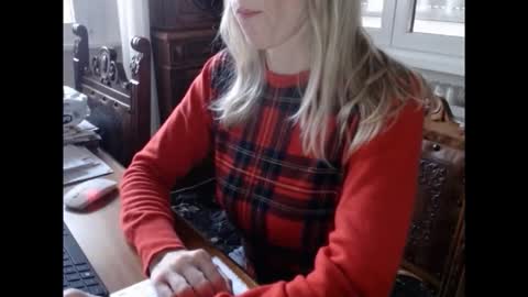 Hornyssima online show from November 6, 2025, 3:13 pm