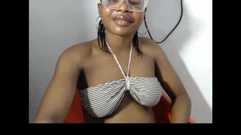 Snapshot of hornyxbum chatting on February 6, 2026, 10:46 pm hornyxbum online show from February 6, 2026, 10:46 pm