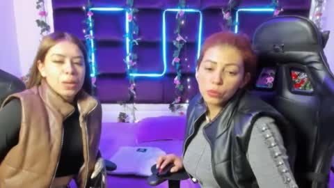 Snapshot of hornyy_mom chatting on February 15, 2025, 12:33 pm hornyy mom online show from February 15, 2025, 12:33 pm