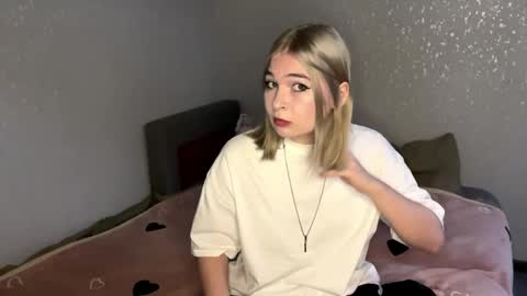 Snapshot of hortenciarecore chatting on March 8, 2026, 3:05 pm Lola online show from March 8, 2026, 3:05 pm