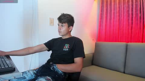 Snapshot of hospick_white chatting on November 14, 2025, 7:12 pm hospick_white online show from November 14, 2025, 7:12 pm