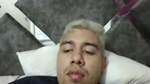 hot2512 online show from December 18, 2025, 5:13 am