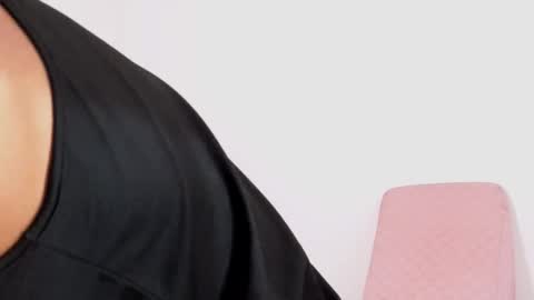 Marcus  Tatti  online show from November 5, 2025, 1:22 pm