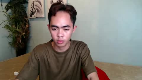 Snapshot of hot_8inchtwink chatting on December 4, 2024, 9:18 am Rylle online show from December 4, 2024, 9:18 am
