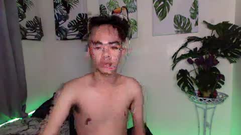 Snapshot of hot_8inchtwink chatting on January 24, 2025, 8:13 am Rylle online show from January 24, 2025, 8:13 am
