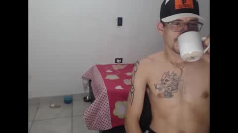 Snapshot of hot_angels___ chatting on December 18, 2024, 1:26 am angels online show from December 18, 2024, 1:26 am